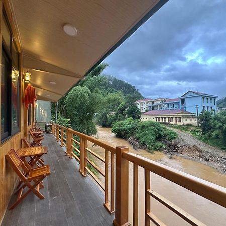Nha Nghi Kim Dong Bed and Breakfast Mu Cang Chai Exteriör bild